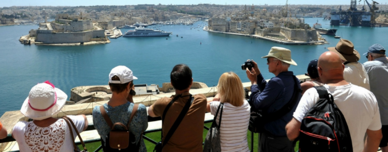 Malta yıl sonuna kadar 700 bin turist bekliyor