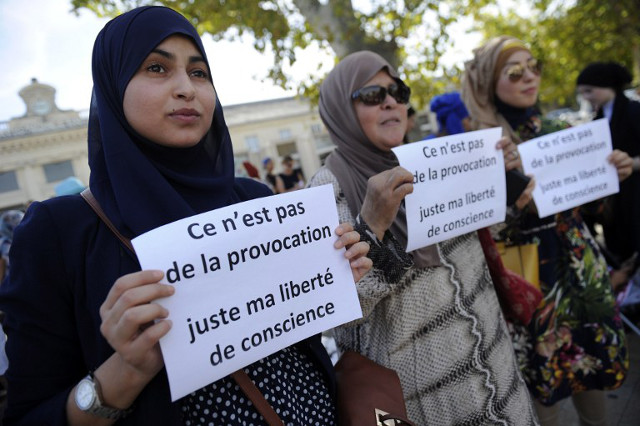 Fransa’da Müslüman kadınlara ırkçı saldırı