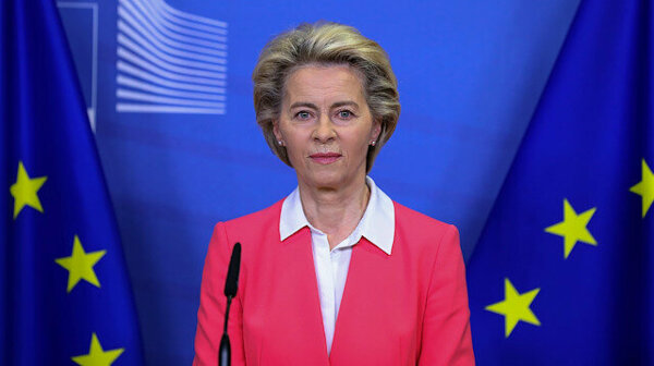 Ursula von der Leyen: “Üye ülkeler aşıları aynı anda, aynı koşullarda ve AB nüfusu içindeki paylarına göre alacaklar”