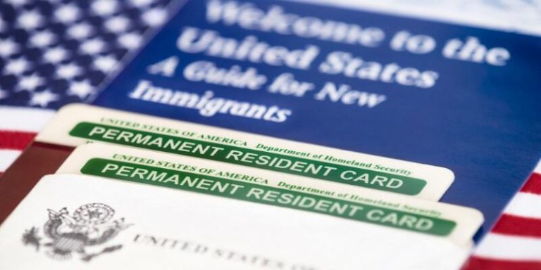 ABD, yeşil kart ve göçmen vizesi sahiplerinin ülkeye giriş yasağını mart sonuna kadar uzattı