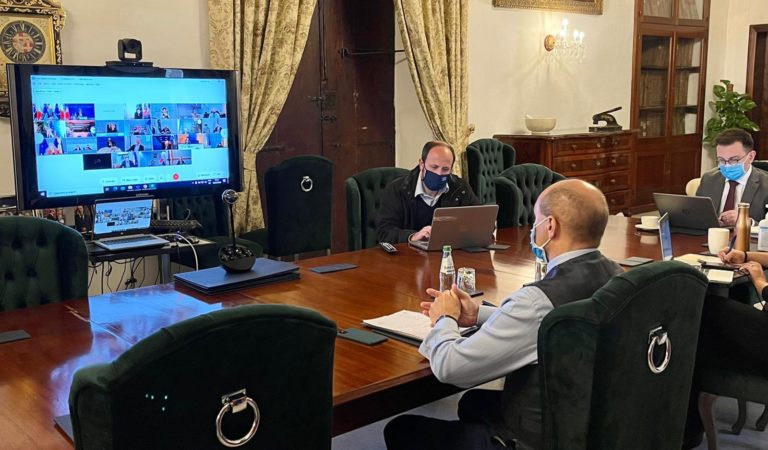 Malta “aşı karnesi” konusunda ısrarcı