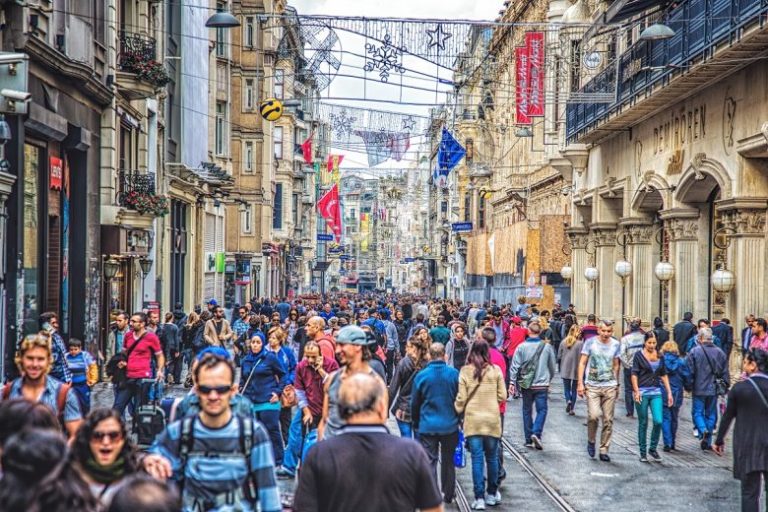 Herkes doğduğu şehirde yaşasaydı, Türkiye’nin en kalabalık şehri Urfa olacaktı