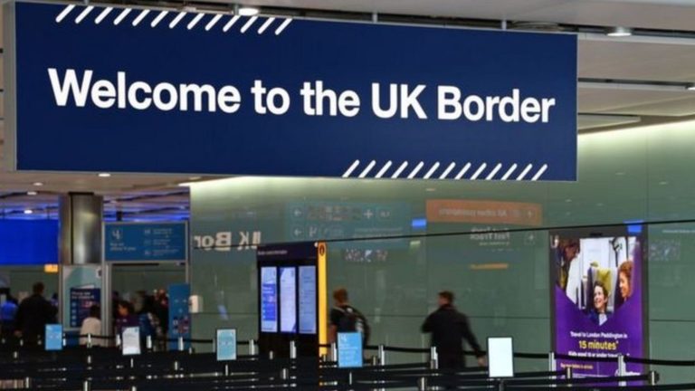 İngiltere, yasaklı ülkelerden geldiğini söylemeyen kişilere “10 bin sterlin” para cezası uyguluyor