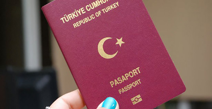Almanya’daki Türkler biyometrik pasaportlarından dolayı sıkıntılı