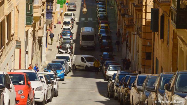Malta İklim Değişikliği Enstitüsü Başkanı: Açık alanda park eden arabalar ücret ödemeli