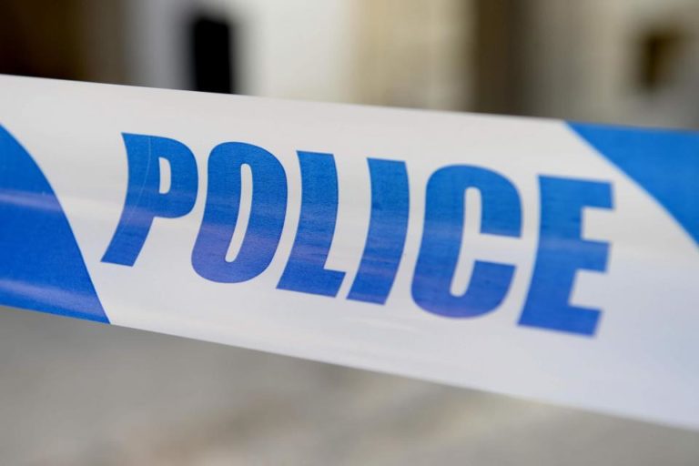 70 yaşındaki Marsascala esnafı silahlı soyguncuya direndikten sonra yaralandı