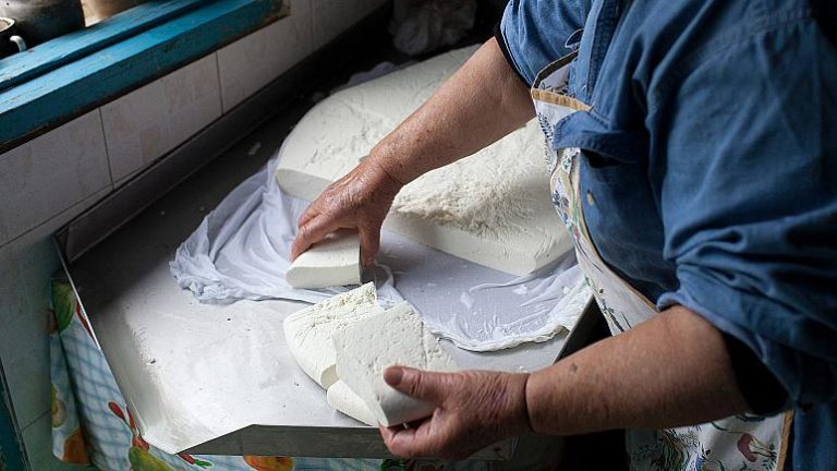 Kıbrıs’ın meşhur hellim peyniri AB’nin tescilli ürünleri arasına girdi