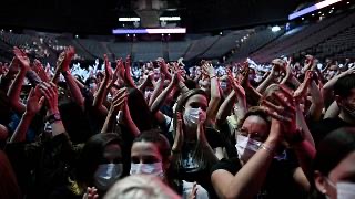 Covid-19: Paris’teki 4 bin kişilik deneme konserinde enfeksiyon artışı görülmedi