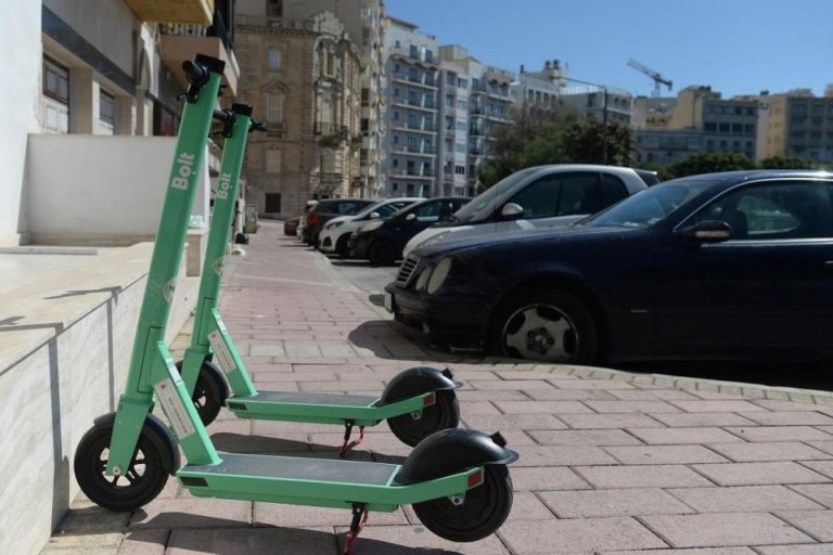Sigorta firmaları, elektrikli scooterlarla ilgili caydırıcı tedbirlerin acilen alınması çağrısında bulunuyor