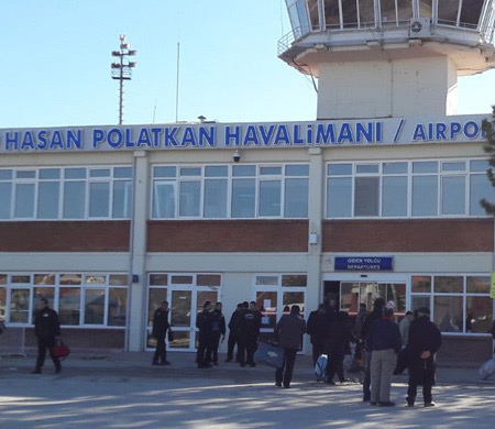 Türkiye’nin tek üniversite havalimanı 100 bin kişiye hizmet veriyor