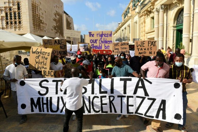 Malta’da göçmenlerden İçişleri Bakanlığı’na protesto yürüyüşü