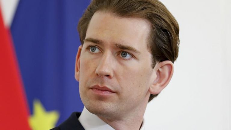Rüşvetle suçlanan Avusturya Başbakanı istifa etti