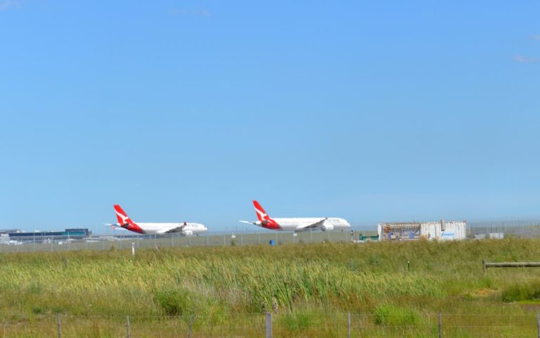 Avustralya’ya 20 ay sonra ilk uçak indi