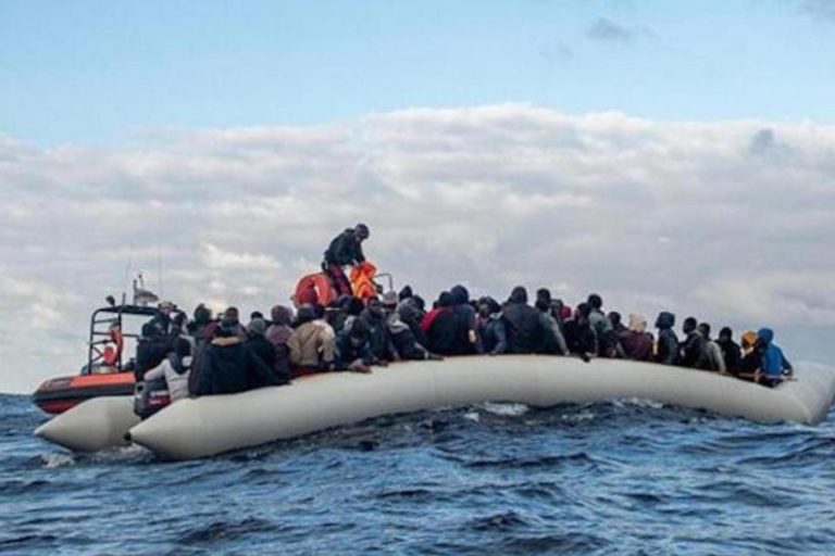 Malta açıklarında 14 sığınmacı için acil yardım çağrısı