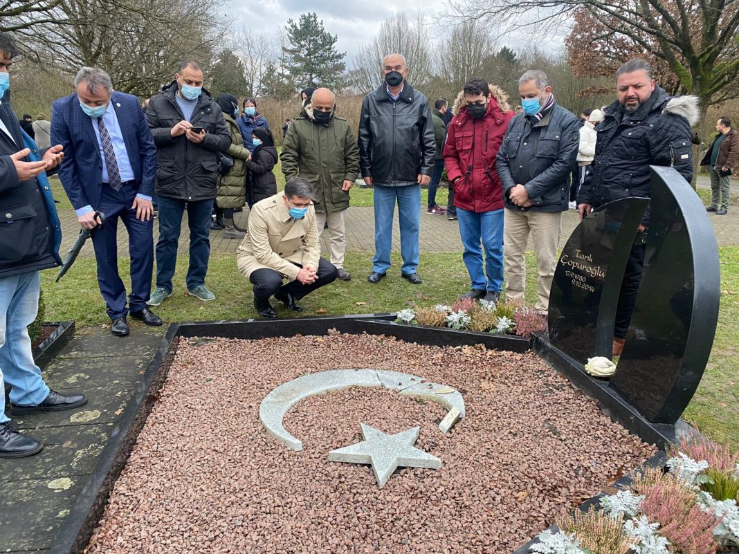 Almanya'da Müslüman mezarlığına yapılan ırkçı saldırı kınandı