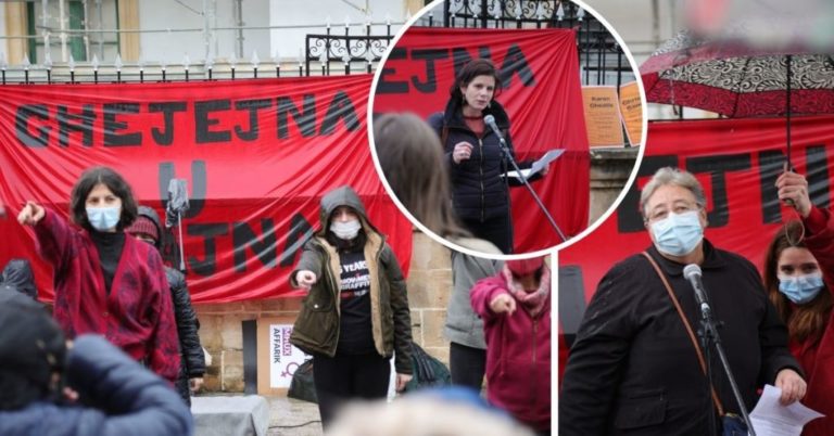 Kadınlar Dembska cinayetinde polisin tutumunu protesto etti