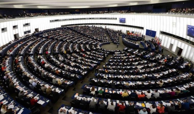 Avrupa Parlamentosu Ukrayna’nın AB üyeliğine destek kararı aldı