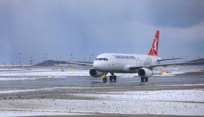 İstanbul’da bugün planlanan 279 uçuş seferi iptal edildi