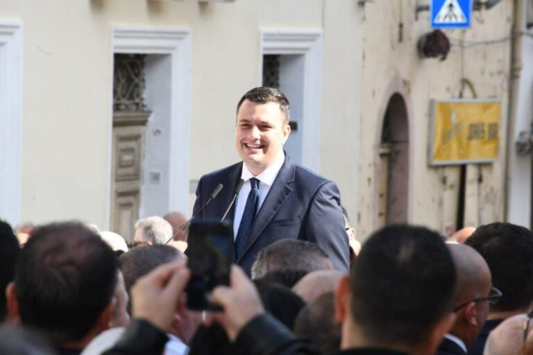 Marsa’da Bölge Polisi ve Mahalle Sakinleri Güçlerini Birleştiriyor