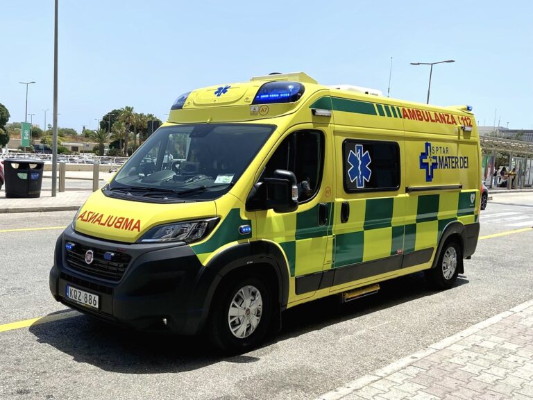 Ħamrun’da Motosiklet Kazası: Sürücü Ağır Yaralandı