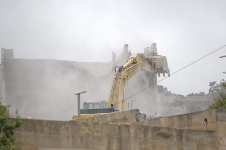 Ruhsat Başvurusu Yapmayan İnşaat Müteahhitlerine Faaliyet Durdurma