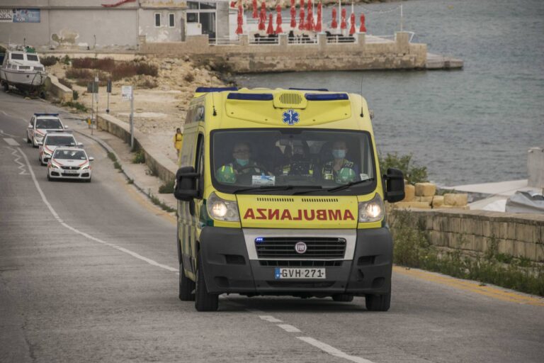 Marsaskala’da ikinci kattan düşen adam ağır yaralandı
