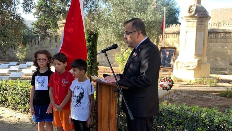 Malta Türk Şehitliği’nde 10 Kasım Atatürk’ü Anma Töreni