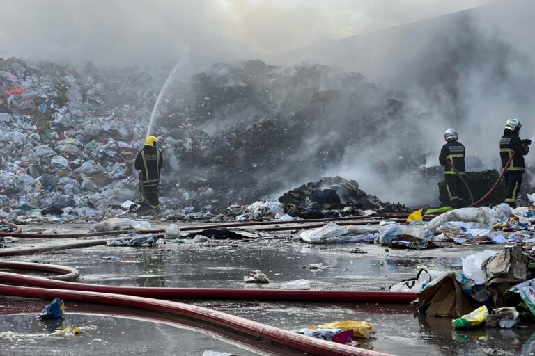 Magħtab Çöplüğü’nde Yangın: Gri Poşetteki Yasaklı Madde Alev Aldı