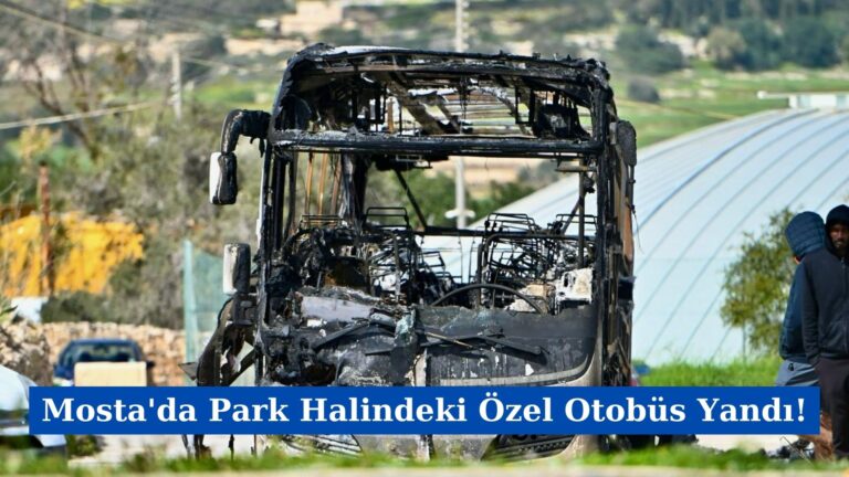 Mosta’da Park Halindeki Özel Otobüs Yandı