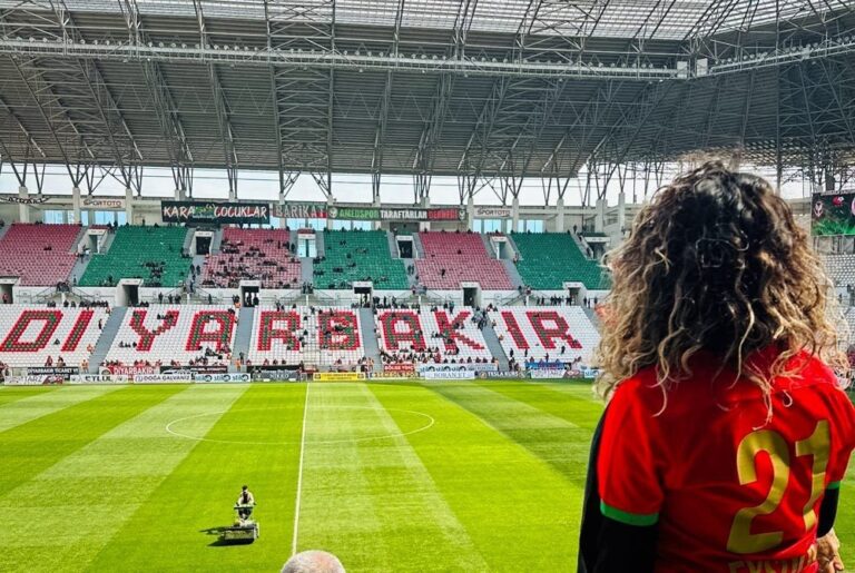 Süper Lig’deki ilk sezonunda Amedspor maç fazlasıyla liderliğe yükseldi
