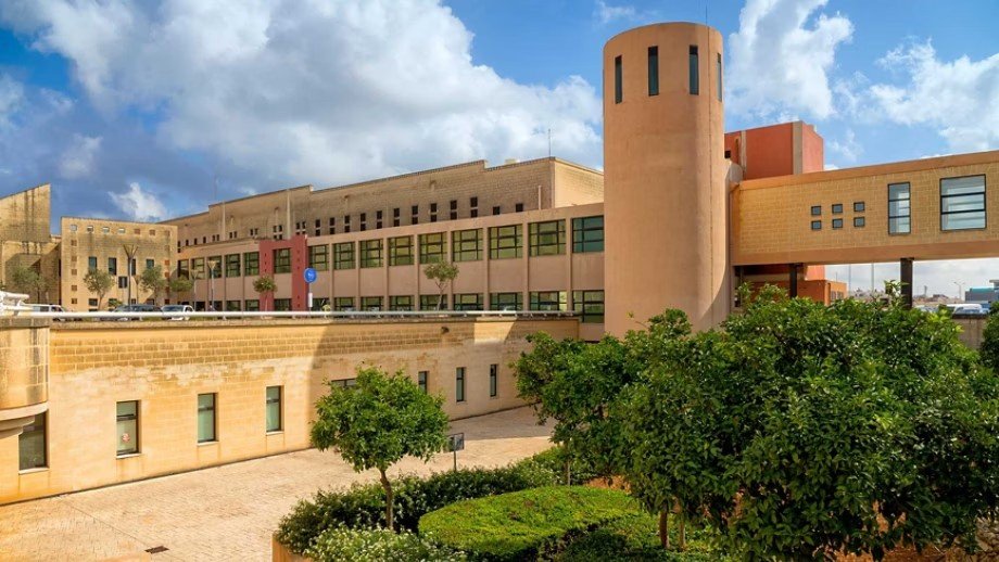 Malta Sağlık Bakanlığı özel hastanelere acil hasta sevkini askıya aldı