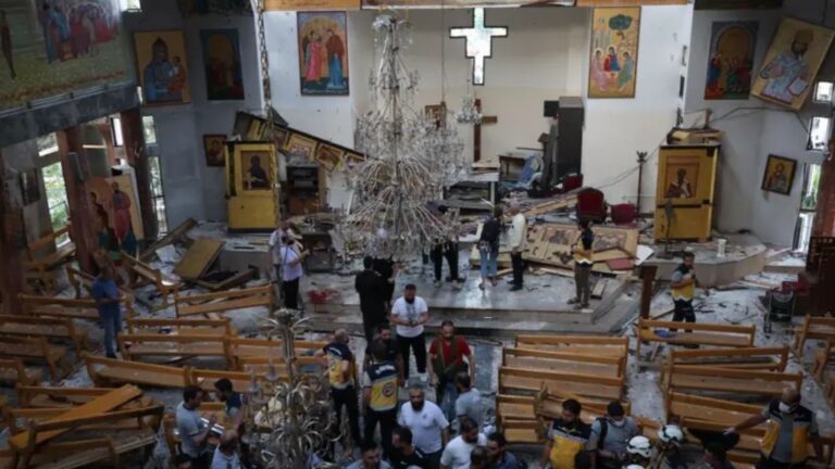 Kilise Komisyonu, bütçenin üçüncü ülke vatandaşlarına yönelik kısıtlamalarını kınadı